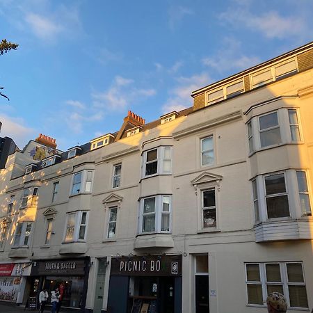 The City Surfer Apartment - By Coastline Retreats - Parking Included - Sleeps 5 - City Centre ボーンマス エクステリア 写真